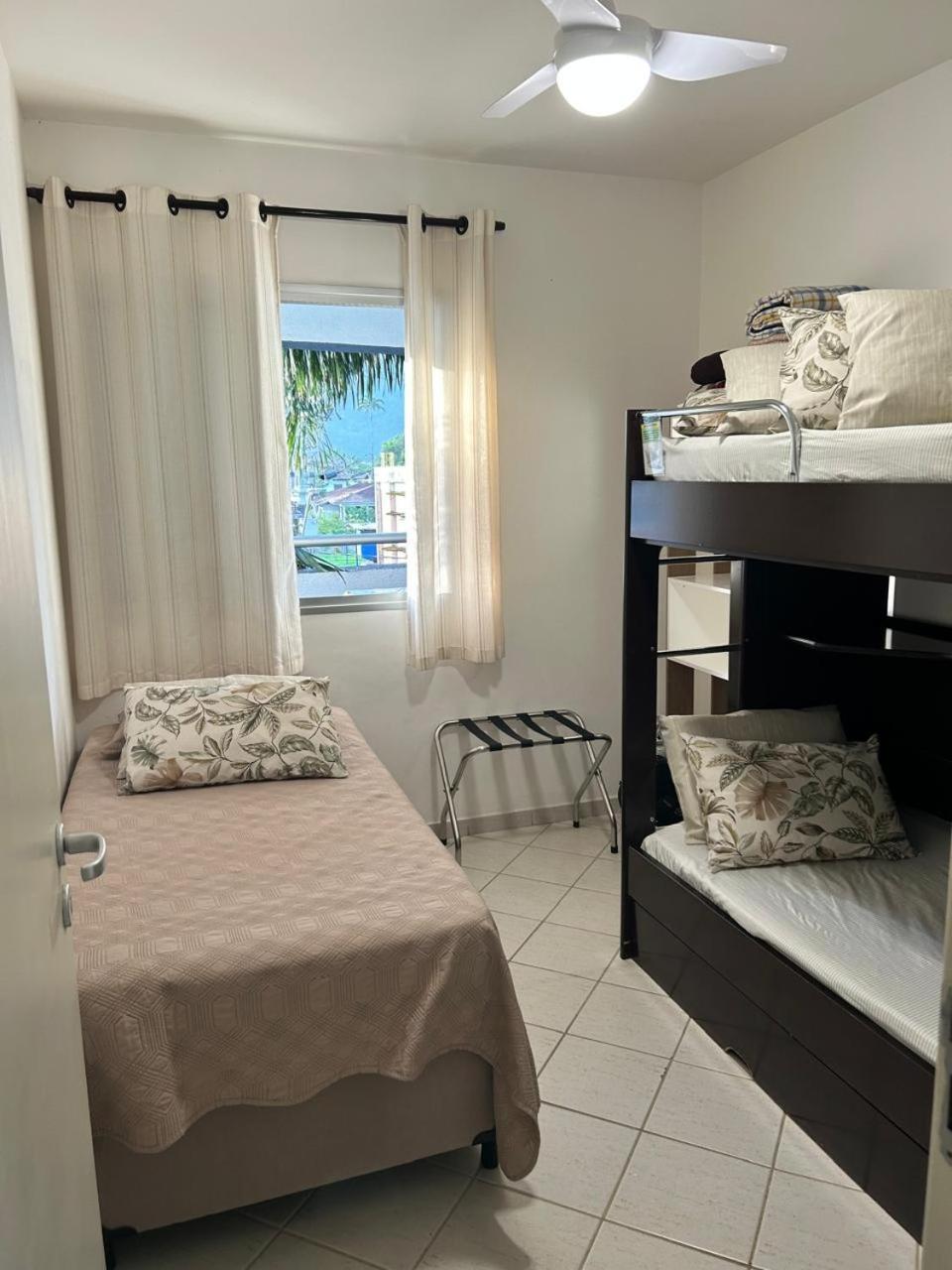 公寓 Pe Na Areia Com Servico De