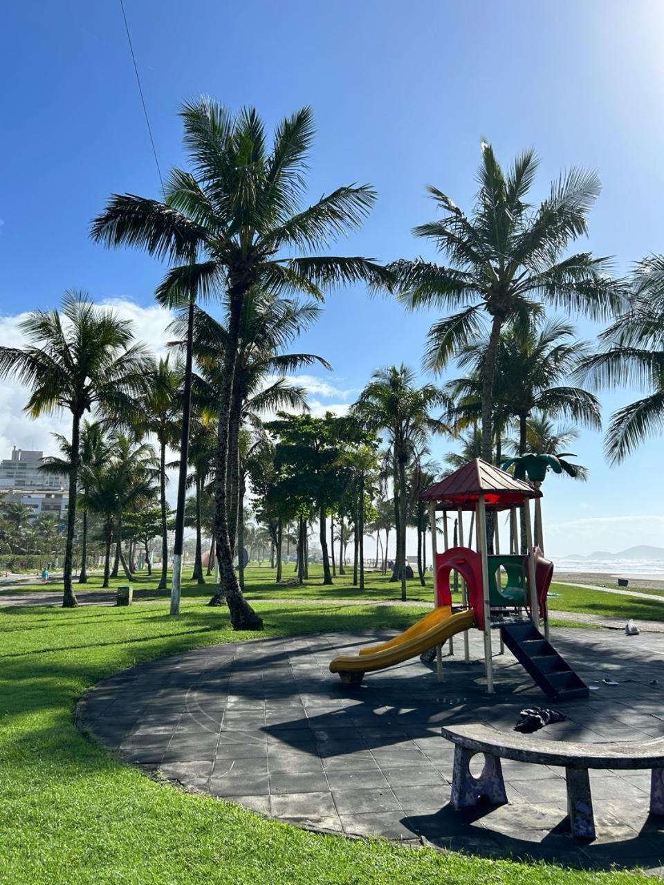 Pe Na Areia Com Servico De